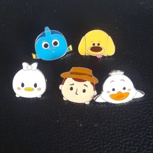 Disney pins